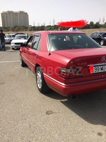 Mercedes E 200 1995, 3,999,999 km - 2.0 l - Bakı