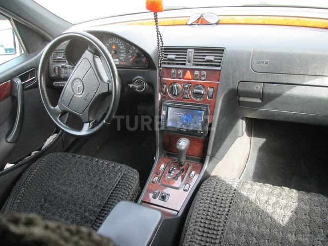 Mercedes C 200 2000, 147,000 km - 2.0 l - Bakı