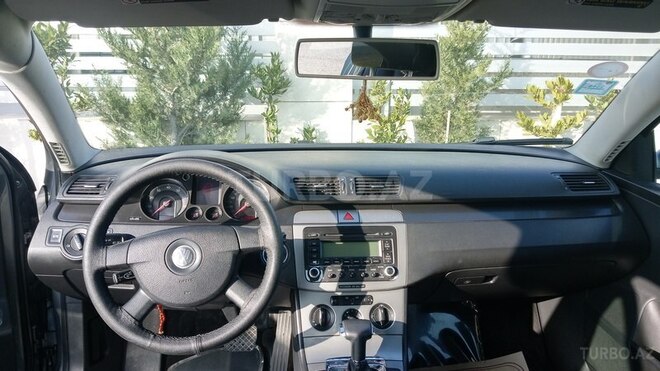 Volkswagen Passat 2005, 25,000 km - 2.0 l - Bakı