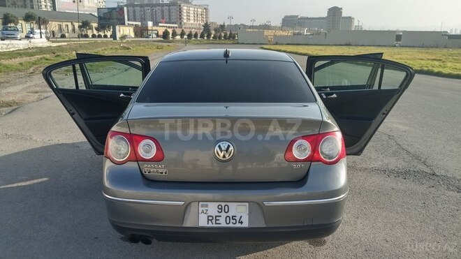 Volkswagen Passat 2005, 25,000 km - 2.0 l - Bakı