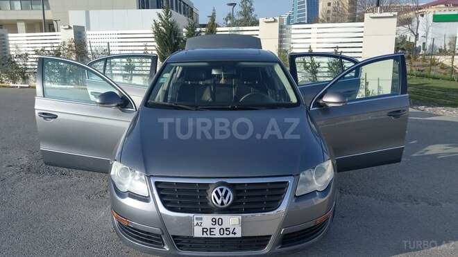 Volkswagen Passat 2005, 25,000 km - 2.0 l - Bakı