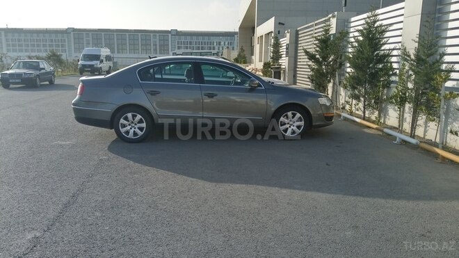 Volkswagen Passat 2005, 25,000 km - 2.0 l - Bakı