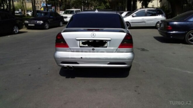 Mercedes C 240 1997, 352,000 km - 2.4 l - Xırdalan