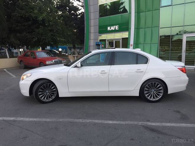 BMW 520 2003, 240,000 km - 2.0 l - Bakı