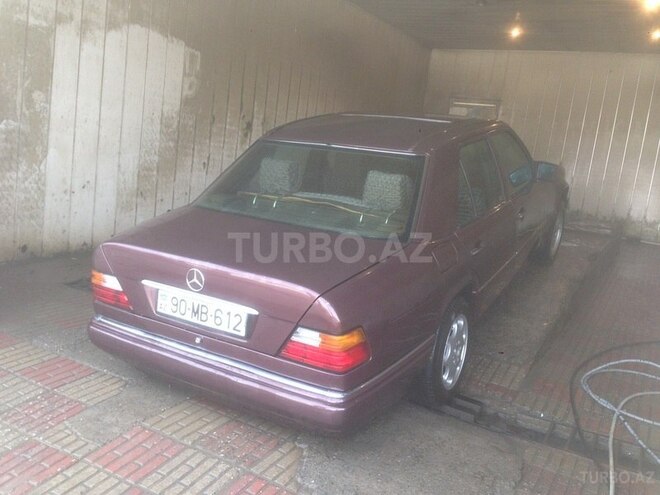 Mercedes E 200 1993, 322,097 km - 2.0 л - Xırdalan