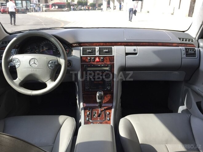 Mercedes E 280 2001, 358,500 km - 2.8 l - Bakı