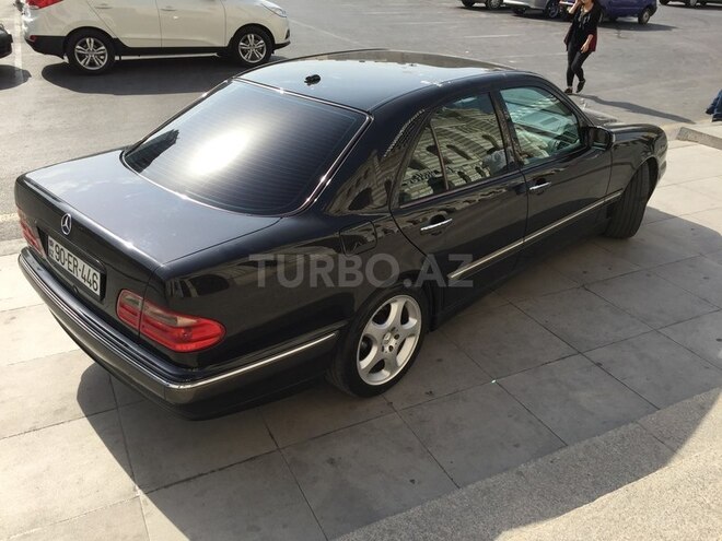 Mercedes E 280 2001, 358,500 km - 2.8 l - Bakı
