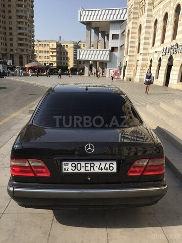 Mercedes E 280 2001, 358,500 km - 2.8 l - Bakı