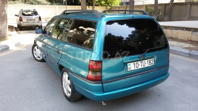 Opel Astra 1995, 23,123 km - 2.0 l - Bakı