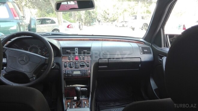 Mercedes C 230 1999, 220,000 km - 2.3 l - Sumqayıt