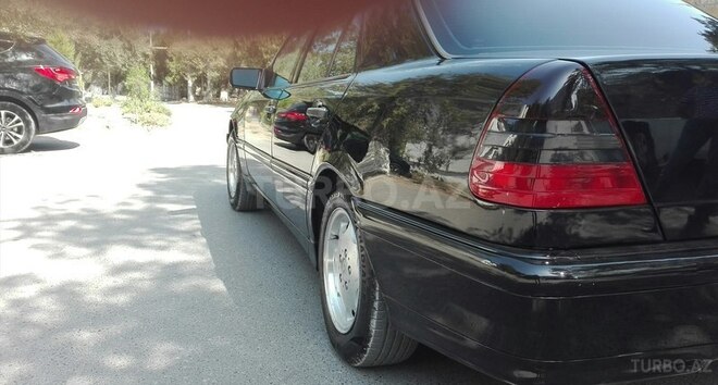 Mercedes C 230 1999, 220,000 km - 2.3 l - Sumqayıt