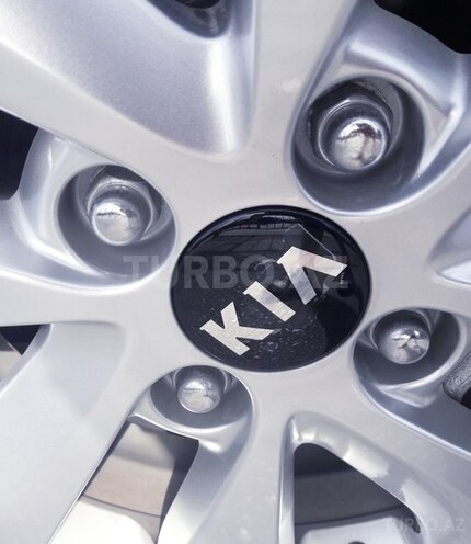 Kia Rio 2015, 4,335 km - 1.4 l - Sumqayıt