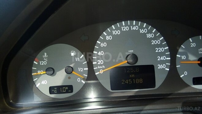 Mercedes E 270 2001, 245,189 km - 2.7 л - Bakı