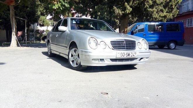 Mercedes E 270 2001, 245,189 km - 2.7 л - Bakı