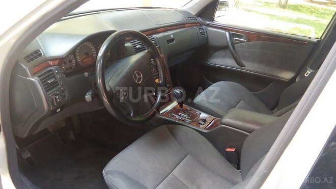 Mercedes E 270 2001, 245,189 km - 2.7 л - Bakı