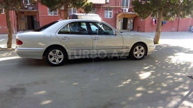 Mercedes E 270 2001, 245,189 km - 2.7 л - Bakı