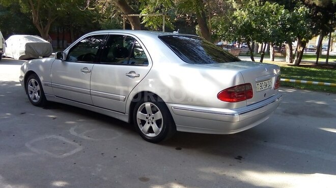 Mercedes E 270 2001, 245,189 km - 2.7 л - Bakı