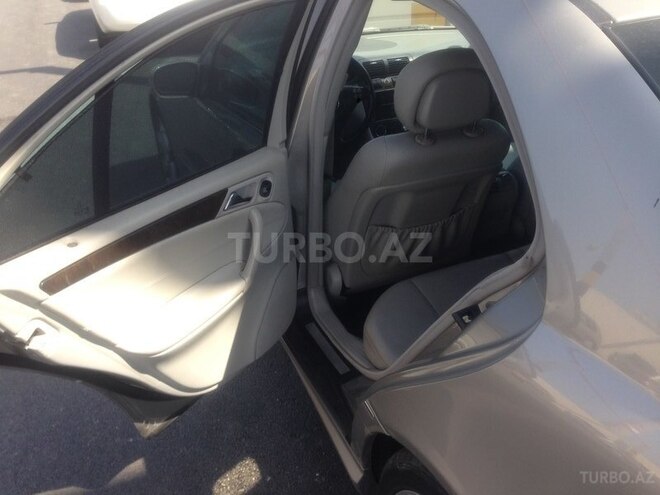 Mercedes C 230 2006, 220,000 km - 2.5 l - Bakı