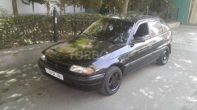 Opel Astra 1993, 173,000 km - 1.6 l - Bakı