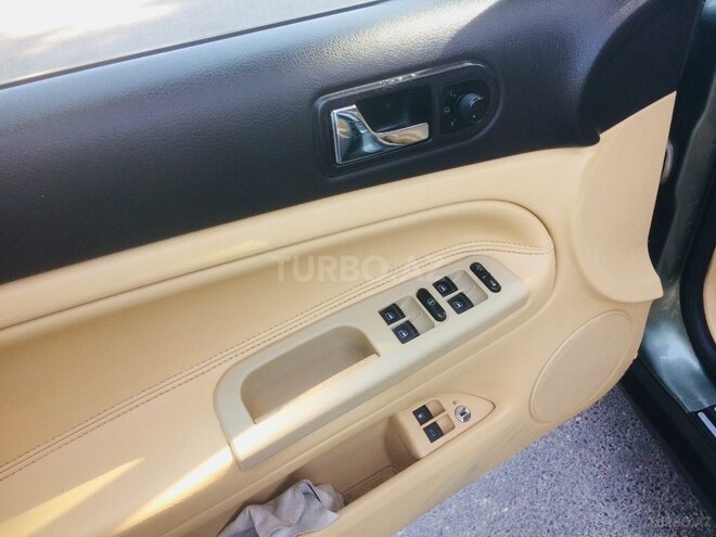 Volkswagen Passat 2002, 235,000 km - 1.8 l - Sumqayıt