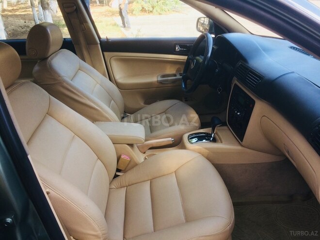 Volkswagen Passat 2002, 235,000 km - 1.8 l - Sumqayıt