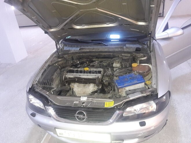Opel Vectra 1999, 305,000 km - 2.0 l - Bakı