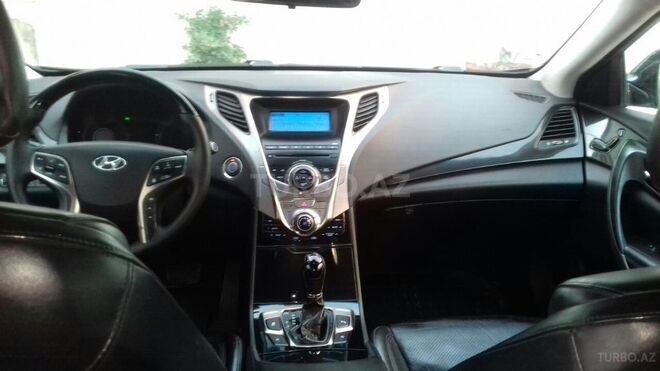 Hyundai Grandeur 2011, 130,000 km - 2.5 l - Salyan