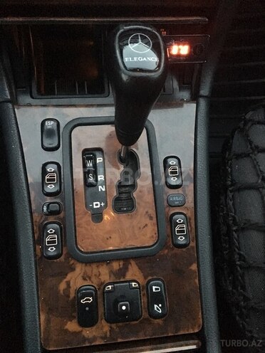 Mercedes E 270 2000, 293,000 km - 2.7 л - Bakı