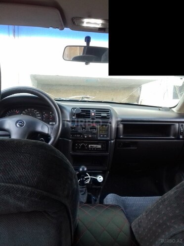 Opel Vectra 1995, 385,421 km - 1.8 l - Bakı