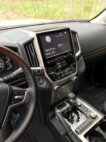 Toyota Land Cruiser 2017, 2,560 km - 4.5 l - Bakı
