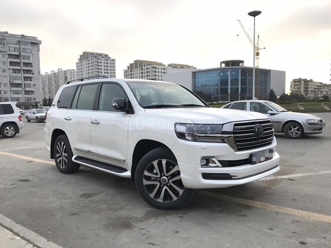 Toyota Land Cruiser 2017, 2,560 km - 4.5 l - Bakı
