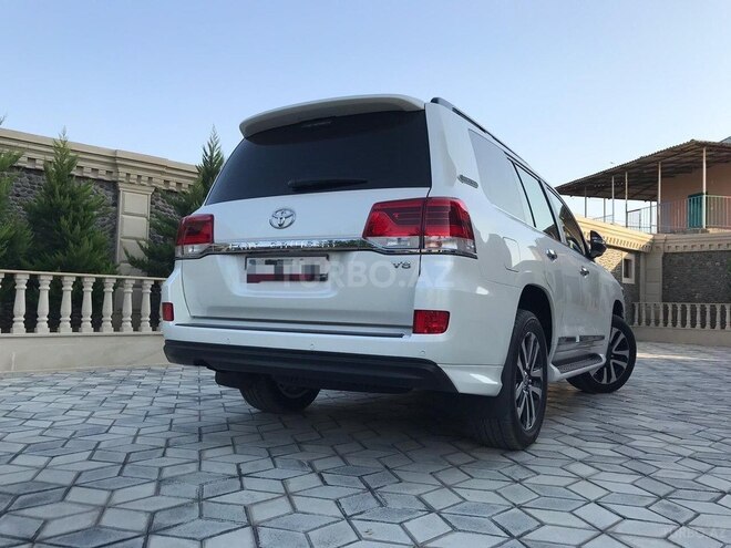 Toyota Land Cruiser 2017, 2,560 km - 4.5 l - Bakı