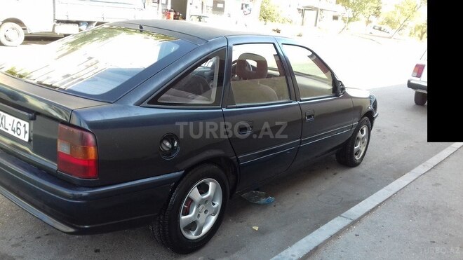 Opel Vectra 1992, 290,000 km - 1.7 l - Bakı