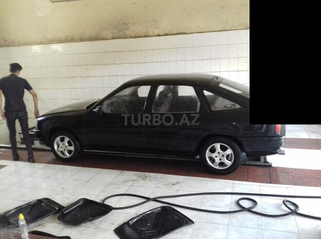 Opel Vectra 1992, 290,000 km - 1.7 l - Bakı