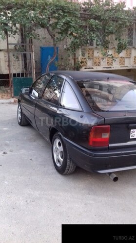 Opel Vectra 1992, 290,000 km - 1.7 l - Bakı