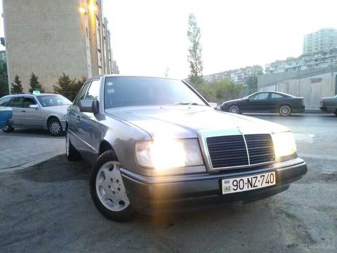 Mercedes E 200 1989, 351,570 km - 2.0 l - Bakı