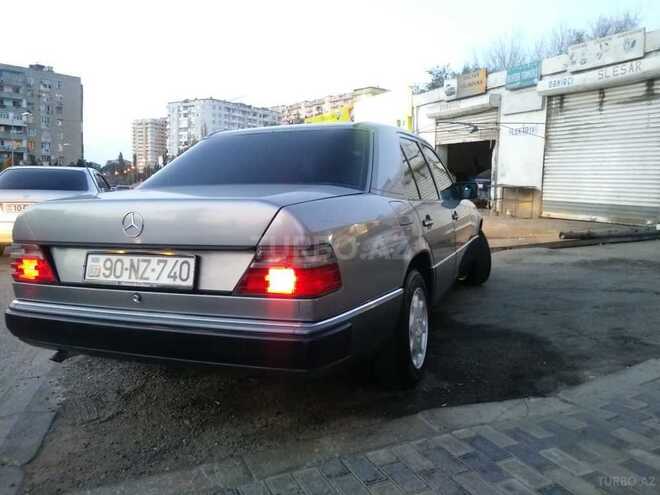 Mercedes E 200 1989, 351,570 km - 2.0 l - Bakı
