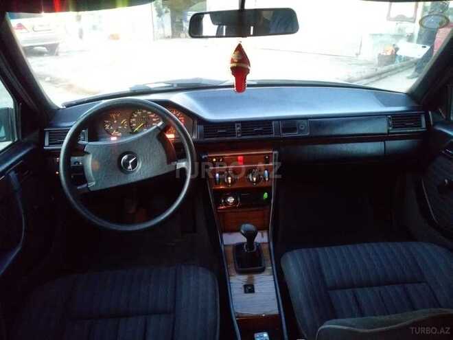 Mercedes E 200 1989, 351,570 km - 2.0 l - Bakı
