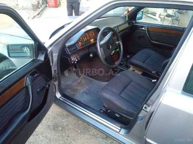 Mercedes E 200 1989, 351,570 km - 2.0 l - Bakı