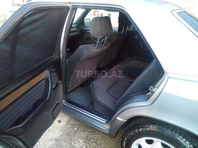 Mercedes E 200 1989, 351,570 km - 2.0 l - Bakı