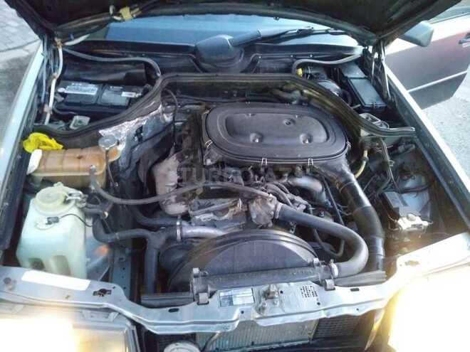 Mercedes E 200 1989, 351,570 km - 2.0 l - Bakı