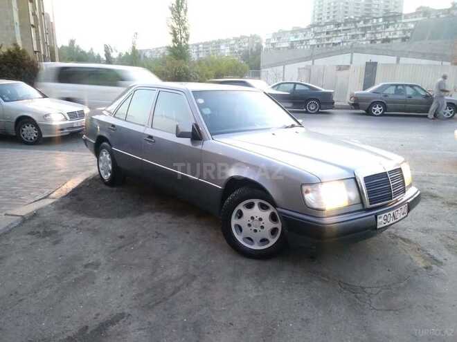 Mercedes E 200 1989, 351,570 km - 2.0 l - Bakı