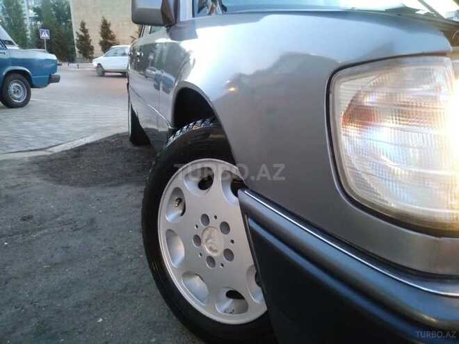 Mercedes E 200 1989, 351,570 km - 2.0 l - Bakı