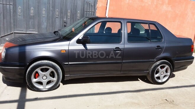 Volkswagen Vento 1993, 200,000 km - 2.0 л - Bakı