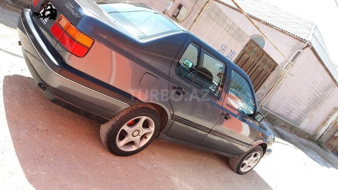 Volkswagen Vento 1993, 200,000 km - 2.0 л - Bakı