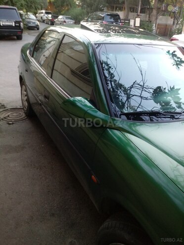 Opel Vectra 1997, 255,550 km - 1.6 l - Bakı