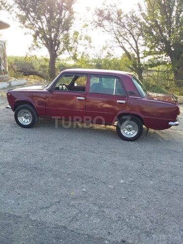LADA (VAZ) 21011 1979, 212,321 km - 1.6 л - Salyan