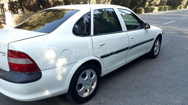 Opel Vectra 1996, 215,603 km - 1.6 l - Sumqayıt