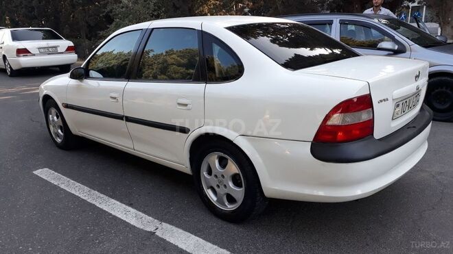 Opel Vectra 1996, 215,603 km - 1.6 l - Sumqayıt