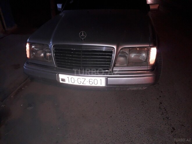 Mercedes E 220 1995, 450,000 km - 2.2 л - Bakı